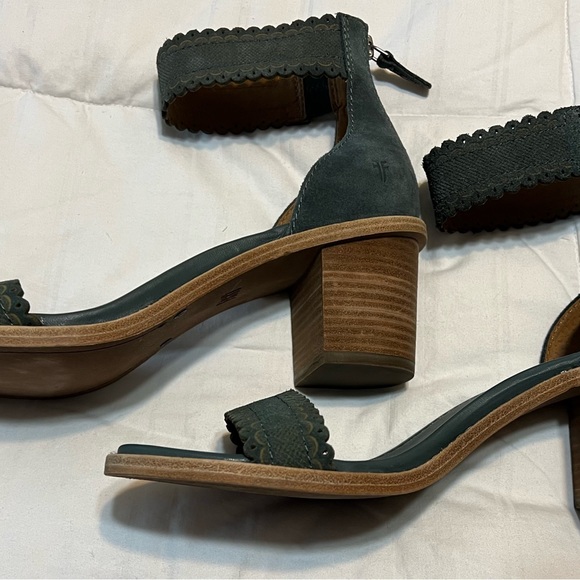 Frye Block Heel Shoe. Size 8.5.  Never worn. - Picture 4 of 7